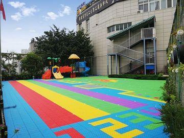 中国 幼稚園のために床を張るMoistureproof耐久財によって中断される連結のスポーツ 工場